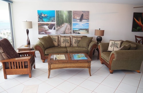 Maalaea Condo | Spectacular Wall of Glass!