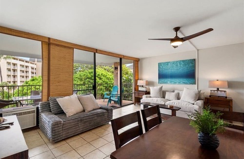 Kihei Condo | Kihei Alii Kai A 302 - HUGE lanai! Kamaole Beach is steps away