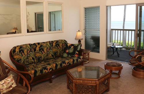 Ualapue Condo | Oceanfront-Tropically Furnished Condo-Comfy