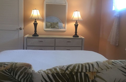 Ualapue Condo | Oceanfront-Tropically Furnished Condo-Comfy