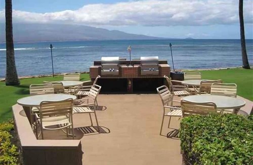 Maalaea Condo | Oceanfront, Luxurious Bed & Bedding, Air Conditioned, fast WiFi!