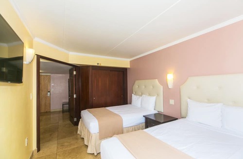 Waikiki Condo | Beautifully Remodeled 2 Bedroom Waikiki Condo - Sleeps 6!