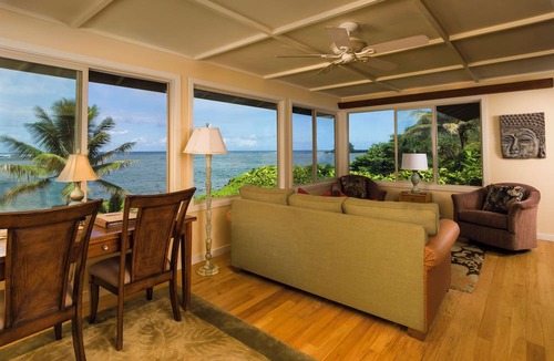 Hana Condo | Oceanfront #5 at Hana Kai Maui - 2 BR/2 BA Upper Floor Corner 100ʻ from Water!
