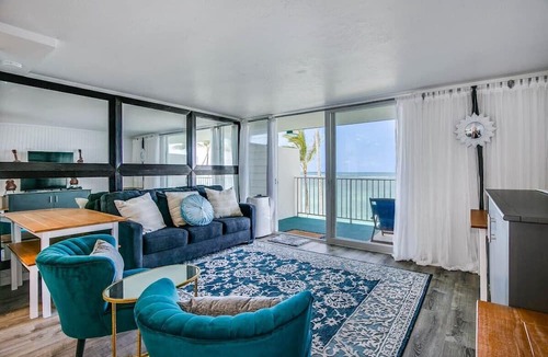 Punaluu Condo | Luxury Beachfront Condo with View