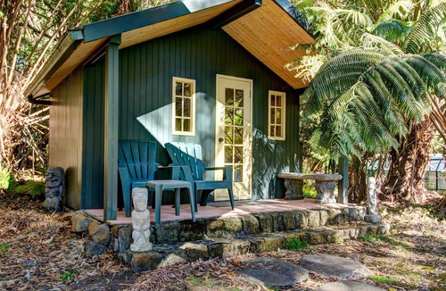 Volcano Cottage | Private,Luxury, Hot Tub ,Sauna fireplace, walking trails