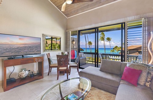 Kahana Condo | Breathtaking Newly Remodeled Oceanfront Condo 2BD/2BA - Remarkable Molokai Views