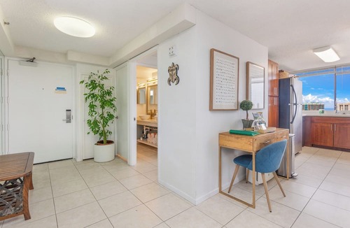 Waikiki Condo | 2bed/2bath Penthouse Ocean View.Recent Luxurious Renovation