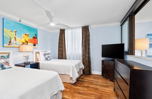 Waikiki Condo | Heart of Waikiki With Partial Ocean View! Washlet! AC, FREE Parking, Wi-Fi