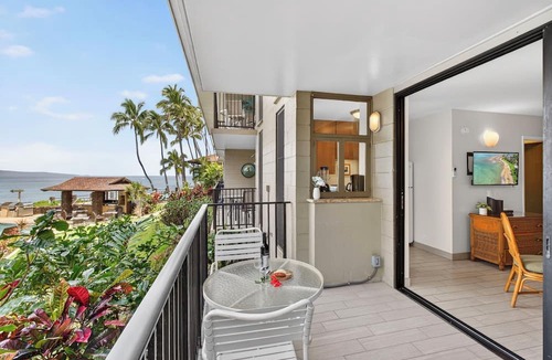 Kahana Condo | Gorgeous New Seaside Studio Retreat