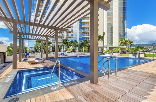 Ala Moana Condo | Luxury Ocean View High-Rise Condo at Sky Ala Moana w/Amazing Amenities