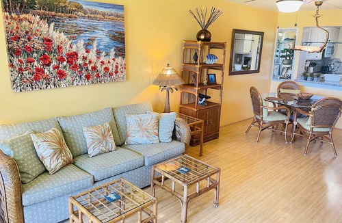 Kihei Condo | Hotel-zoned Oceanfront Comfort on a Budget 2bed 2ba condo - NEW LISTING!