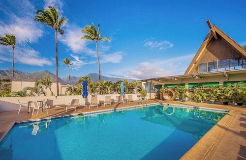Kahului Hotel | Lovely Hawaii Retreat | 3 Gorgeous Ocean View Rooms w/ Pool and Beach Access