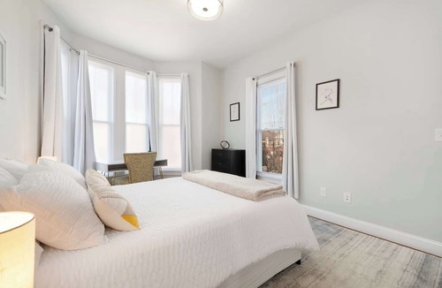 Federal Hill Apartment | Jennifer’s Chic Apt w/Downtown City Views Private Deck