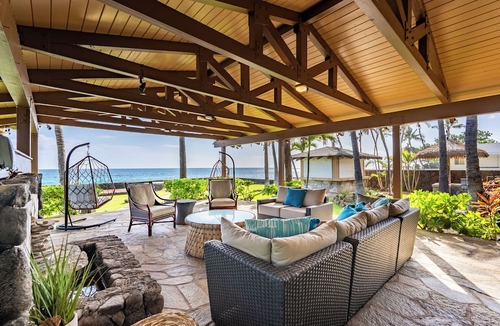 Makaha House | Turtle House by AvantStay | Oceanfront Group Retreat w/Patio + Views
