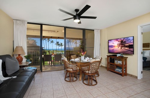 Kihei Apartment | Waiohuli Beach Hale Ocean View Condos with Parking