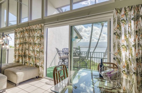 Maalaea Apartment | ShangriLa: Sugar Beach Oceanfront at Makani A Kai