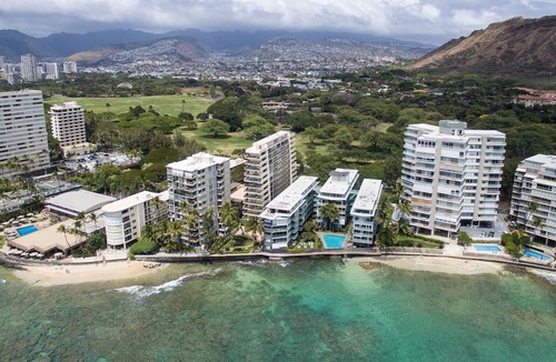 Diamond Head - Kapahulu - St. Louis Condo | Gold Coast Ocean View One Bedroom w/Full Kitchen & WiFi