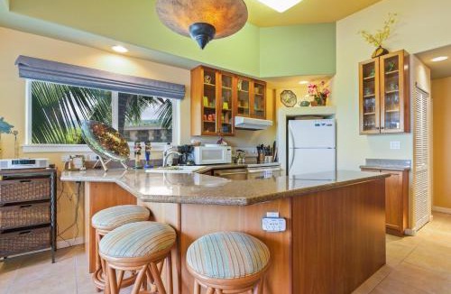 Kahaluu Bay House | Kahaluu Beach Villas 303