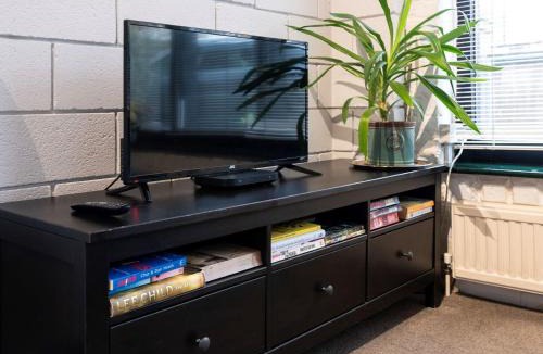 Chiswick Riverside Apartment | Apartment Holly Lodge Coach House by Interhome