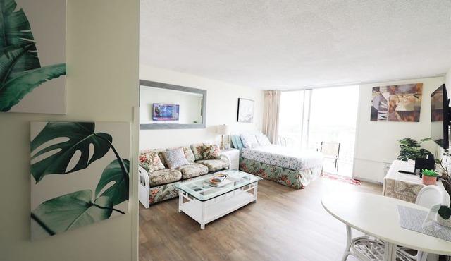 16 GUESTS , 4 X ❤️AWESOME STUDIOS❤️ , FREE PARKING, 5MIN TO OCEAN