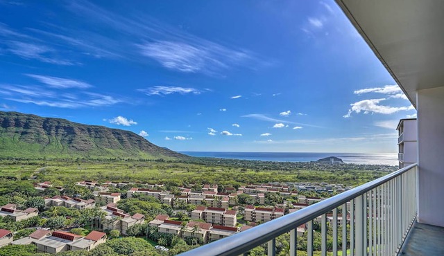Lush Condo w/Community Pool, 1 Mi to Beach!
