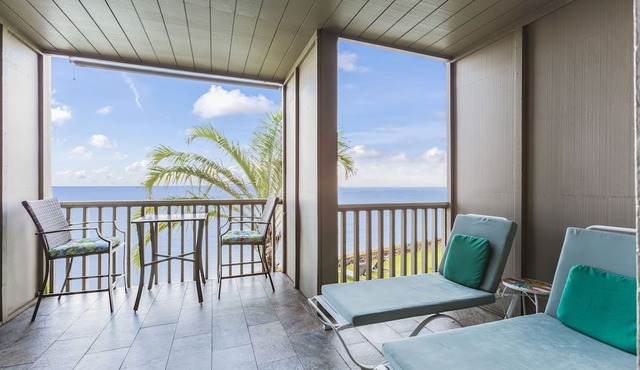 Direct Oceanfront Maui Studio,Romantic,Breathtaking View from Huge Private Lanai