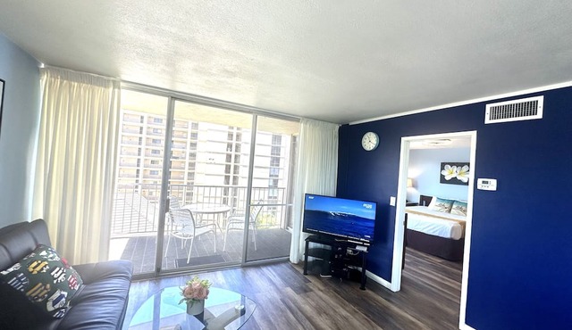 Spacious 2bedroom/2bath Beach Front Condo