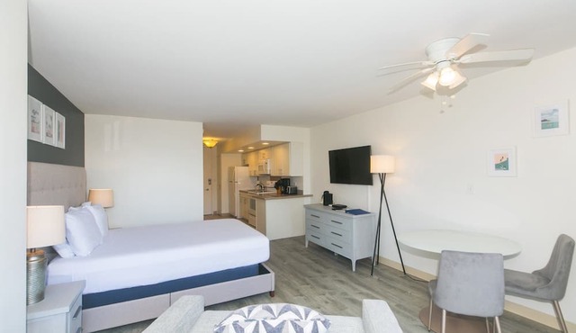 Ilikai Marina Studio City View Condos with Fully Equipped Kitchens & Free Wifi