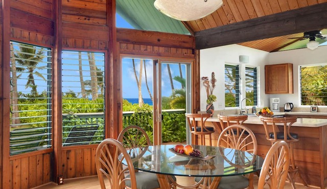 Waiohonu Lush, tropical foliage, Beachfront Home