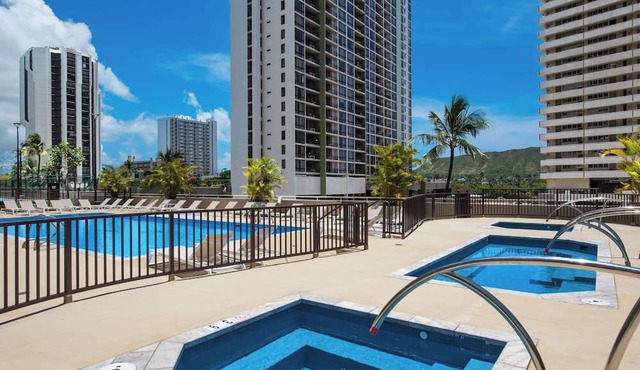 Ocean-view condo near Waikiki Beach