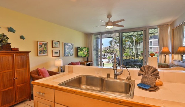 Steps to Snorkeling, Sea Turtles & Sunset Views in Lahaina