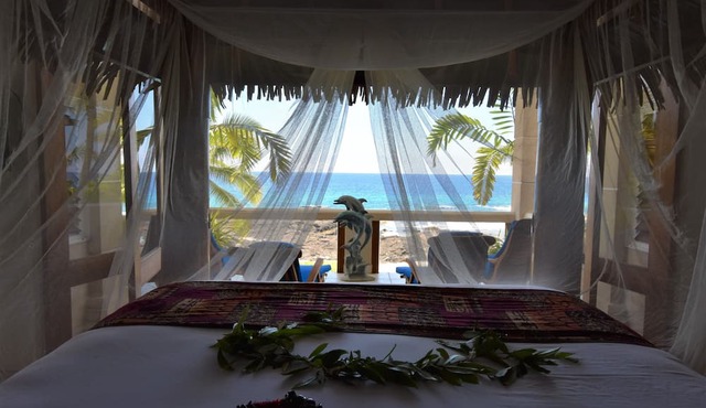 Exotic Kona Bay Hawaii Beachfront Tropical Paradise Stunning Home.