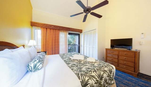 Four 1BR Condos w/Beach Gear + Pool & Jacuzzi + Fire Pits | Free Parking