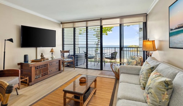 Private Beachfront Retreat in Haleiwa