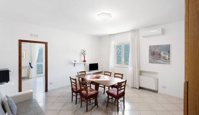Apartment 'Appartamento Capri' with Sea View, Wi-Fi and Air Conditioning in Massa Lubrense