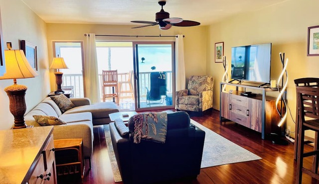 Oceanfront Top Floor Molokai Condo! Lush East End Location!