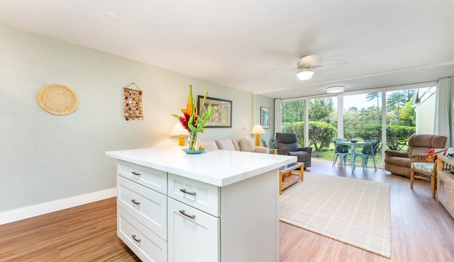 Hale Kai - Large Enclosed Lanai - Sleeps 2