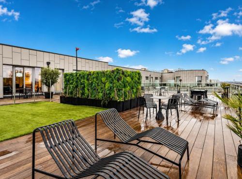 Stylish Apt with Pvt Balcony, Gym, Cinema, Game Room, Parking & Co-Working