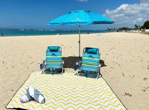 Waikiki Banyan retreat - parking, pool, sauna & sea views