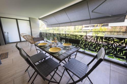 06AH - Superb waterfront T2 - swimming pool