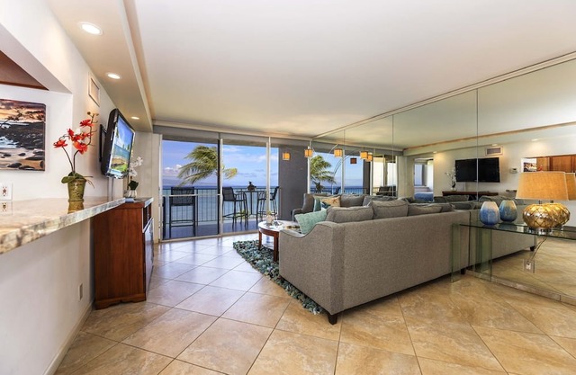 Modern Luxury OCEAN FRONT condo with Lanai & Molokai Views!-Royal Kahana 409